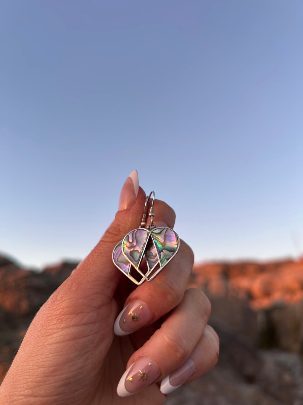 Abalone Shell Heart Earrings – Iridescent Ocean-Inspired Dangle Earrings