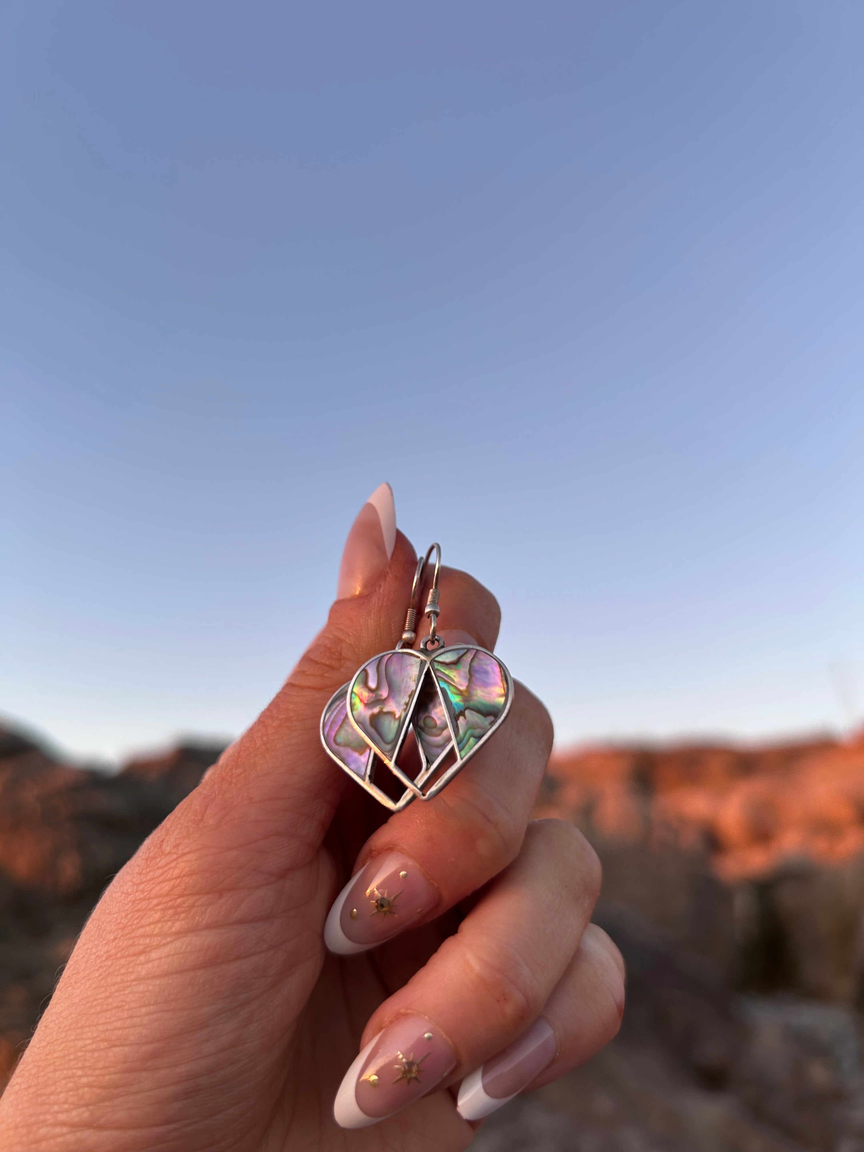 Abalone Shell Heart Earrings – Iridescent Ocean-Inspired Dangle Earrings