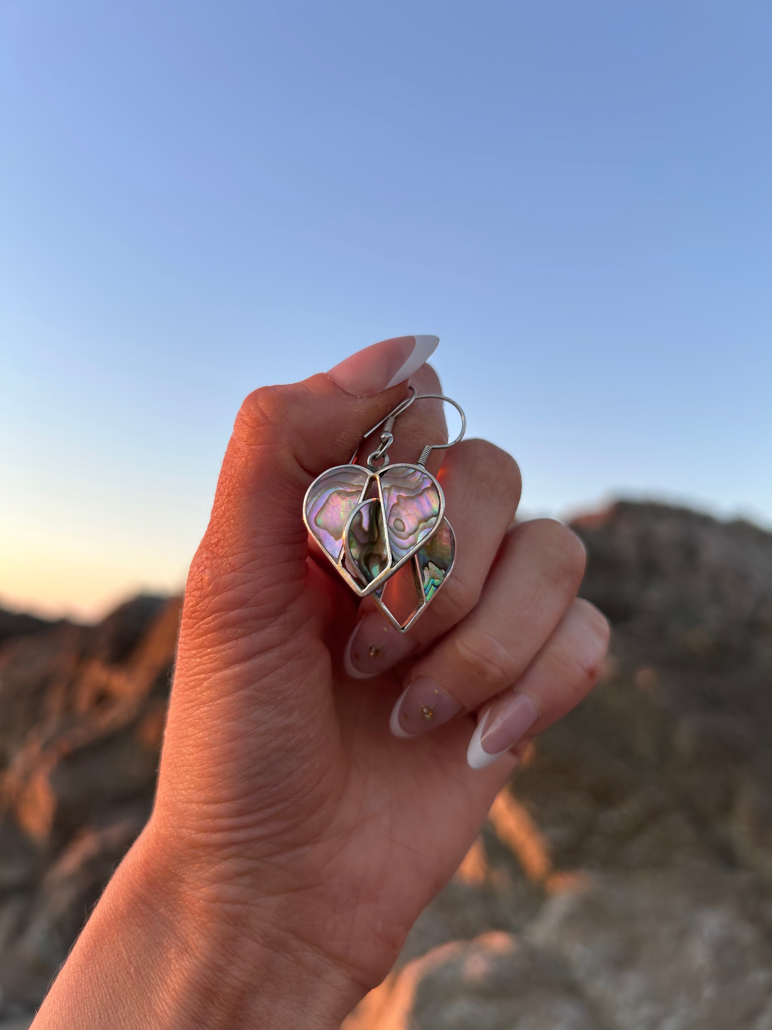 Abalone Shell Heart Earrings – Iridescent Ocean-Inspired Dangle Earrings