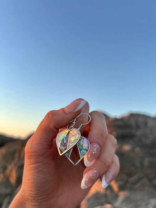 Abalone Shell Heart Earrings – Iridescent Ocean-Inspired Dangle Earrings